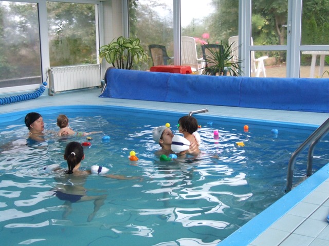 Cursuri de inot pentru bebelusi